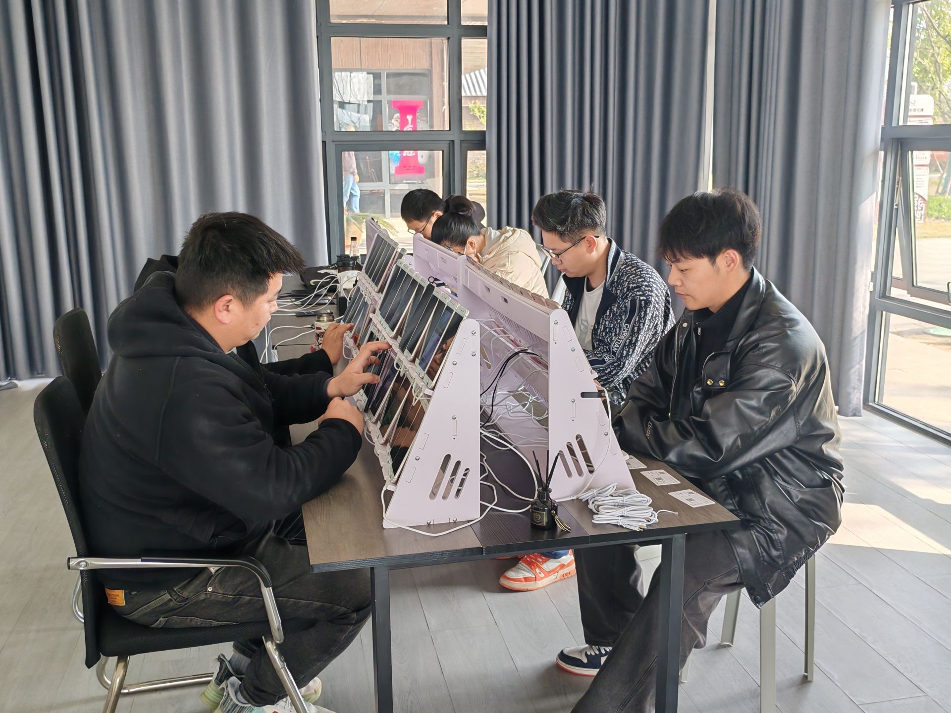 《江*风汉**》求职考察团将带大家实地探访，走进荆州市径唯客云科技有限公司！