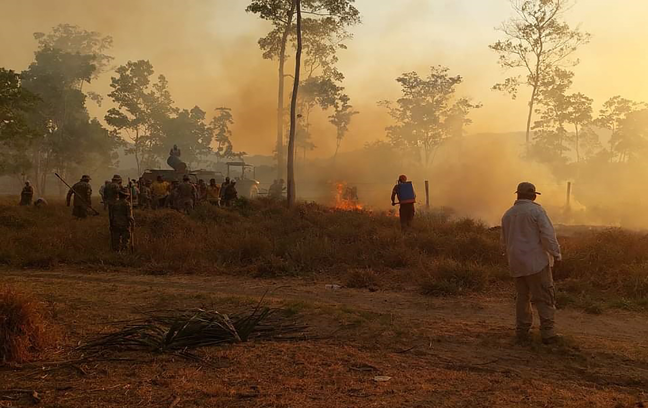 （外代一线）玻利维亚贝尼省发生火灾