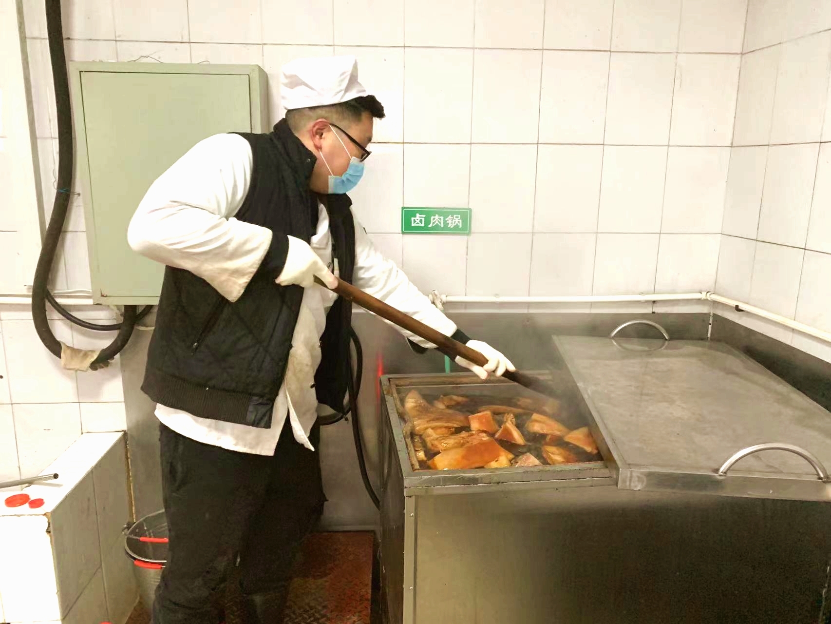 喜膳园鹰城牛皮火烧,鹰城喜膳园牛皮火烧