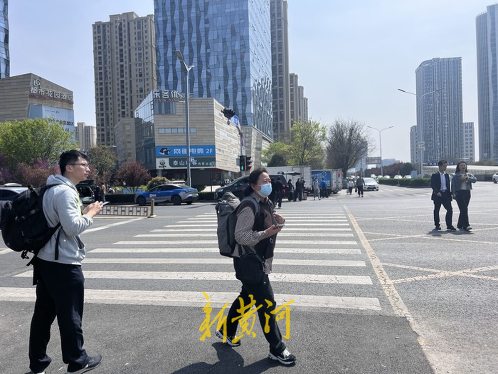 济南西站公交枢纽站,济南公交枢纽站距离济南西站远吗