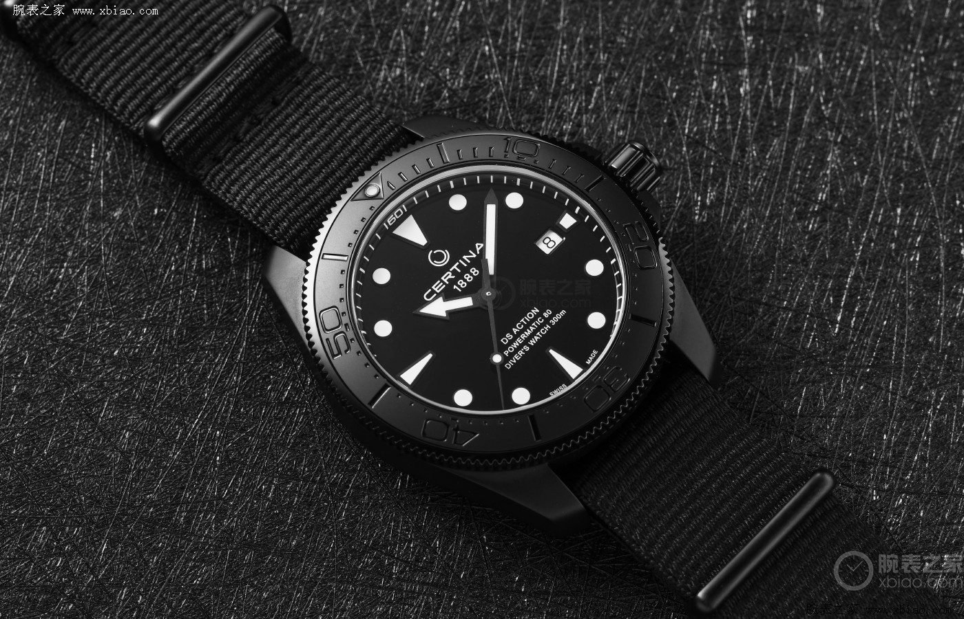 深海中的一抹暗影品鉴陶瓷海龟FULLBLACK潜水表