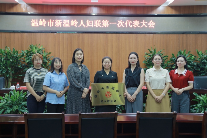 养蜂人需要做哪些工作呢,养蜂人的苦涩事业