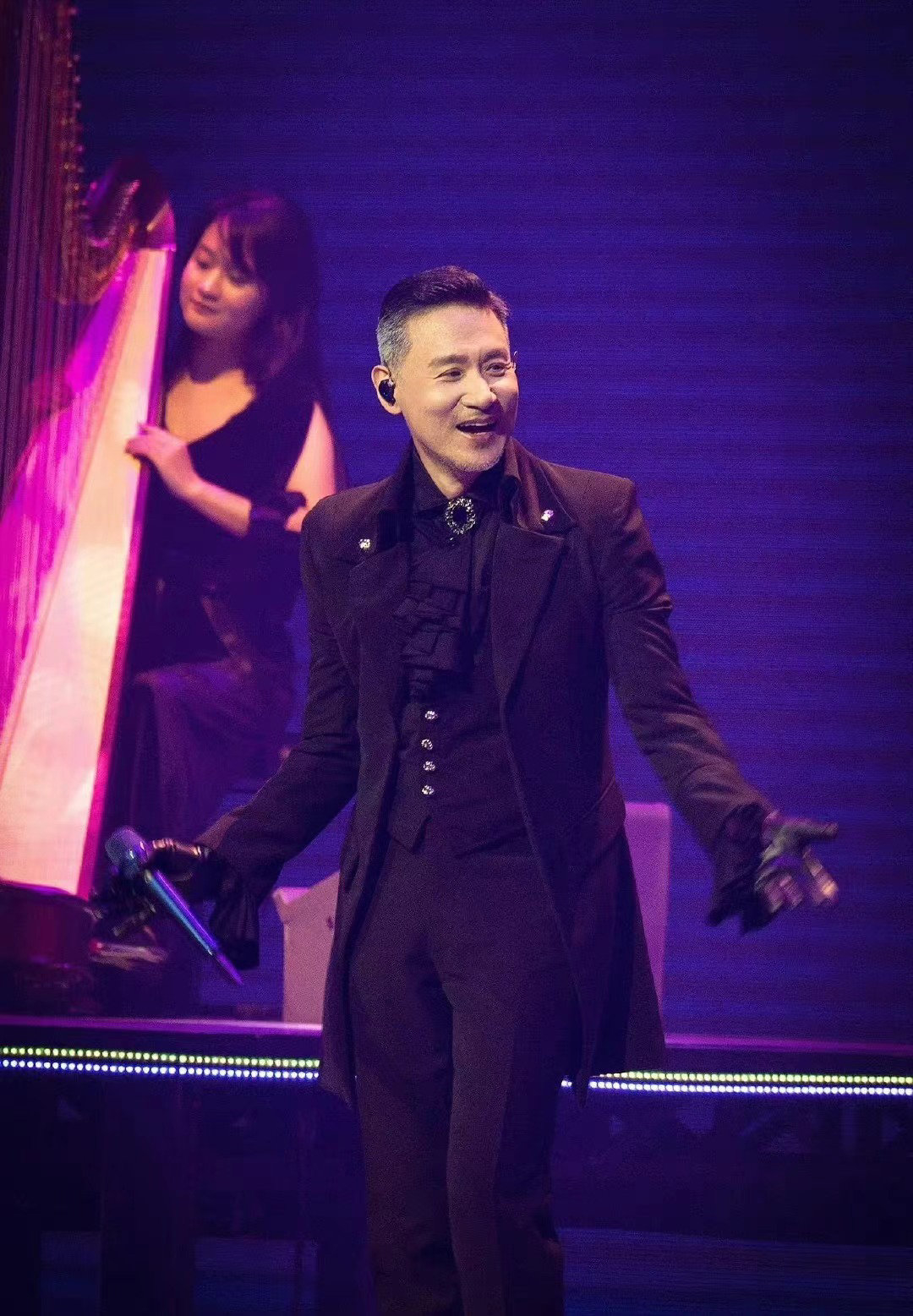 张学友成都演唱会带动了多少经济,张学友经典演唱会233场票房