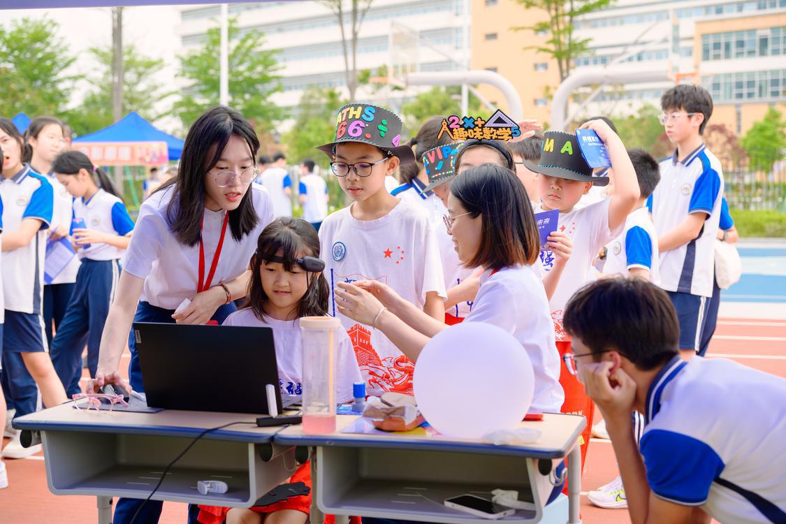 沉浸式欣赏校园,佛山英华学校宣传片