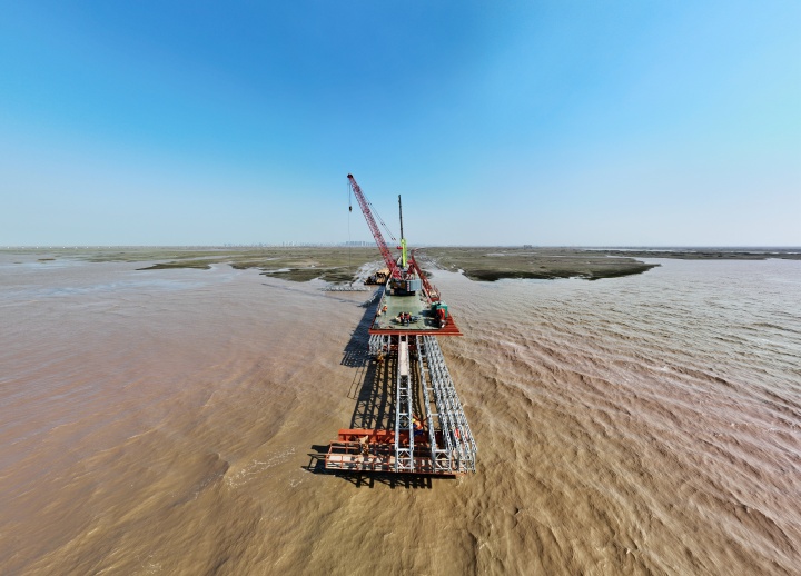 接续奋斗谋发展勇毅前行开新局,接续奋斗新征程砥砺奋进新时代