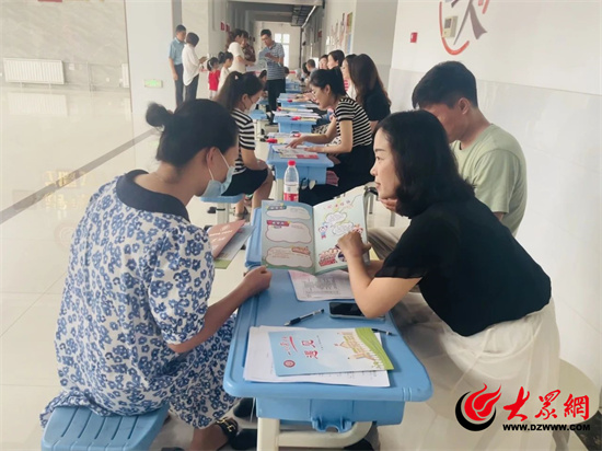 五彩童年“心”启航，未来可期新成长！奎文区崇德学校2023级新生入学报道纪实