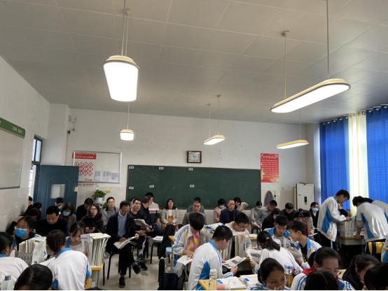 聚焦课堂提升素养,聚焦高效课堂推进教育高质量发展