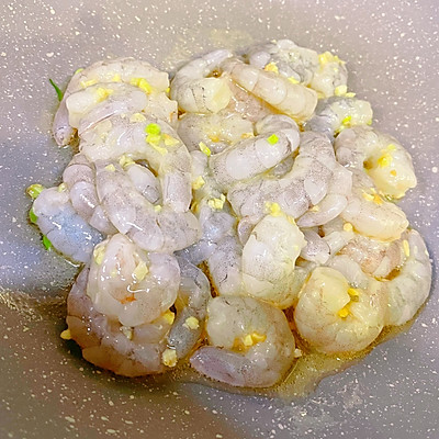 清炒玉米虾仁家常做法,清炒速冻玉米粒