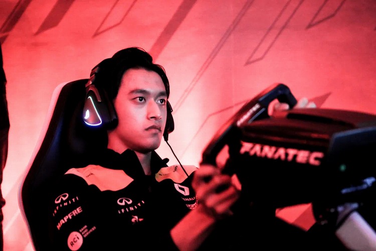 中国f1第一人周冠宇开什么f1车,f1中国车手周冠宇比赛视频