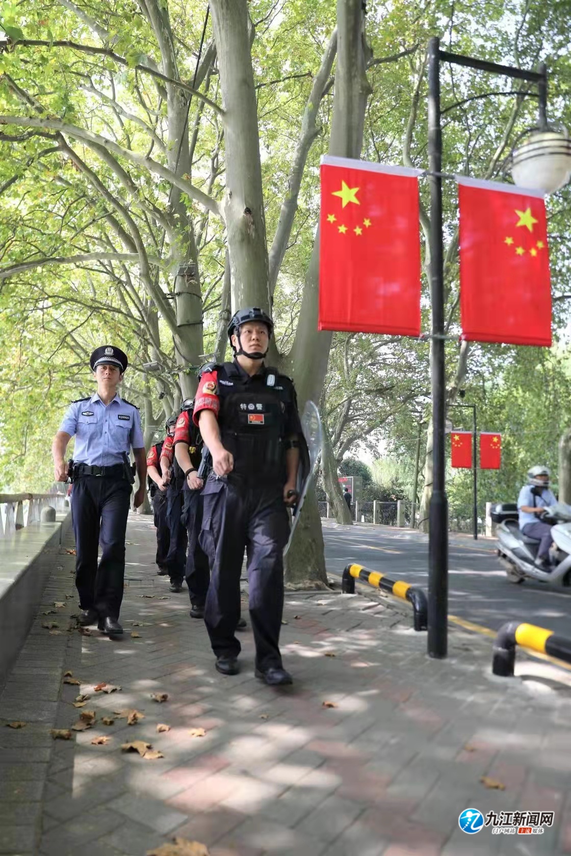 「全国最美家庭」胡海金家庭:“警察蓝”和“医护白”完美组合