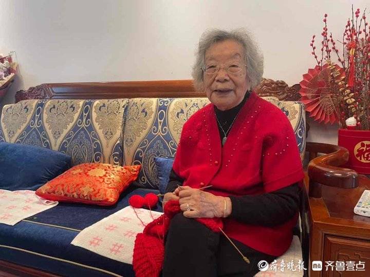 91岁“围巾奶奶”彭宜芬，连续五年将“温暖”送给山村孩子