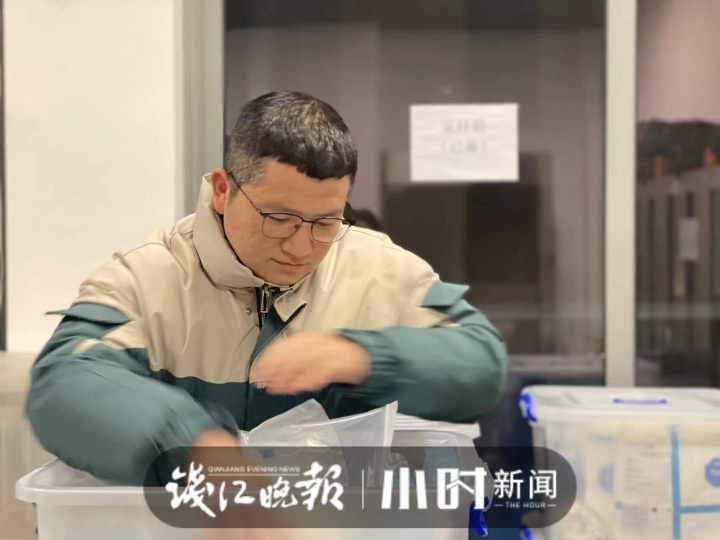 彻夜敲门采样，连轴忙通宵，48小时没怎么合眼，余杭疾控队员一句话让人破防