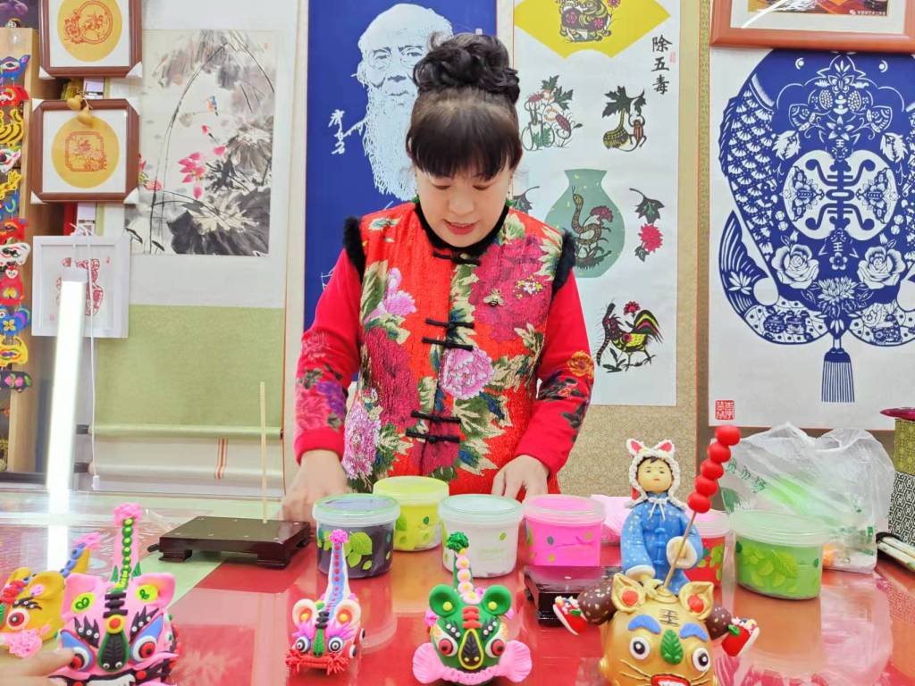 迎新春老虎手工,王虎面塑制作视频