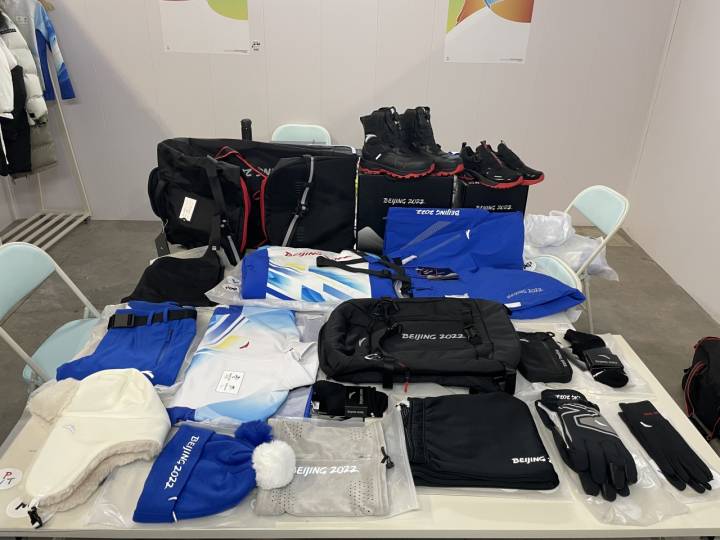 “我代购不了冰墩墩，也见不到谷爱凌，但离奥运这么近！”浙籍志愿者小伙，记录下冬奥点滴