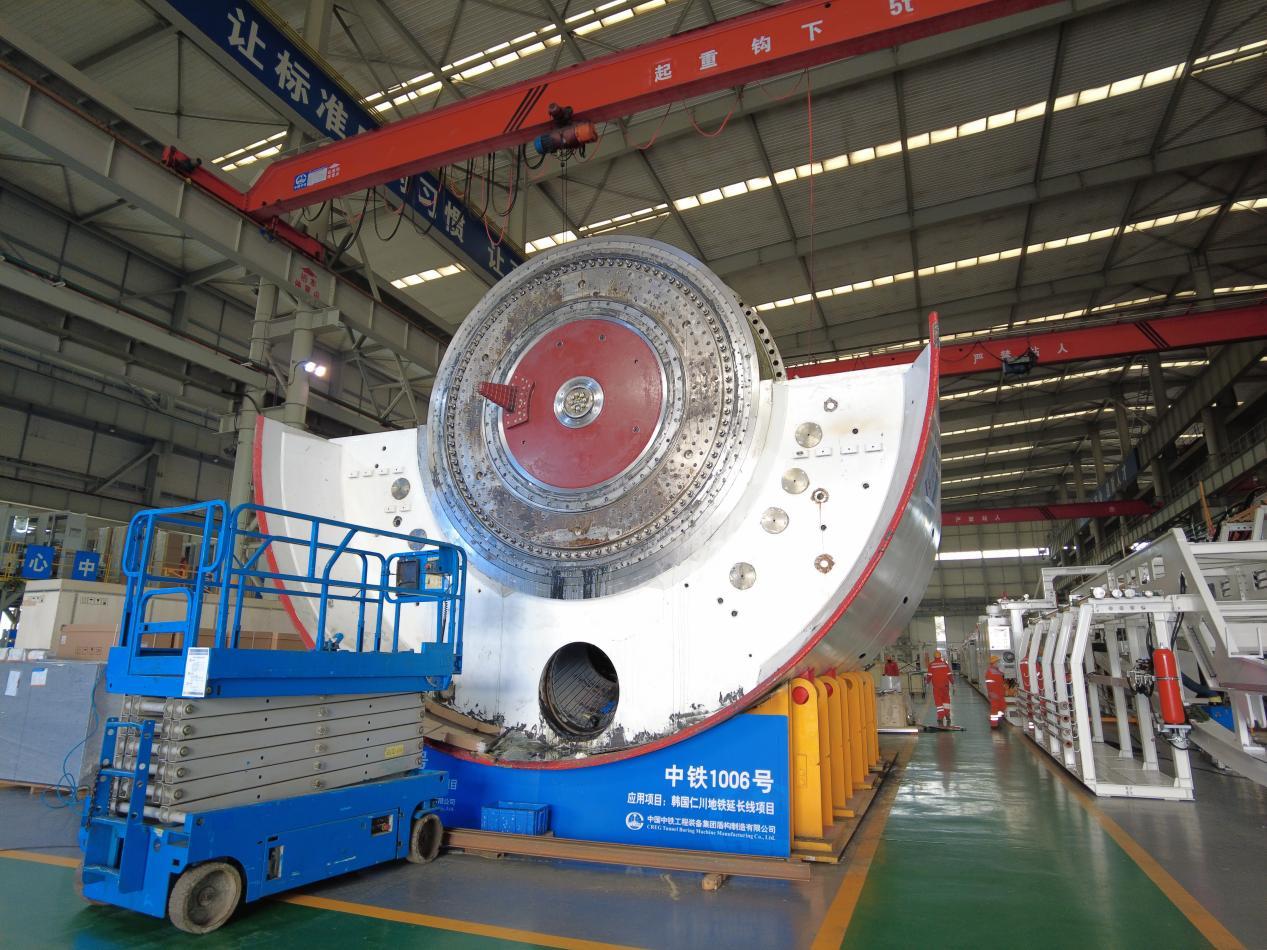 能越海、能钻地，还能造停车场！中铁装备的这些“大家伙”们厉害了