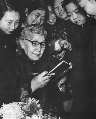 一年一度的护士节是怎么来的,护士节优惠福建