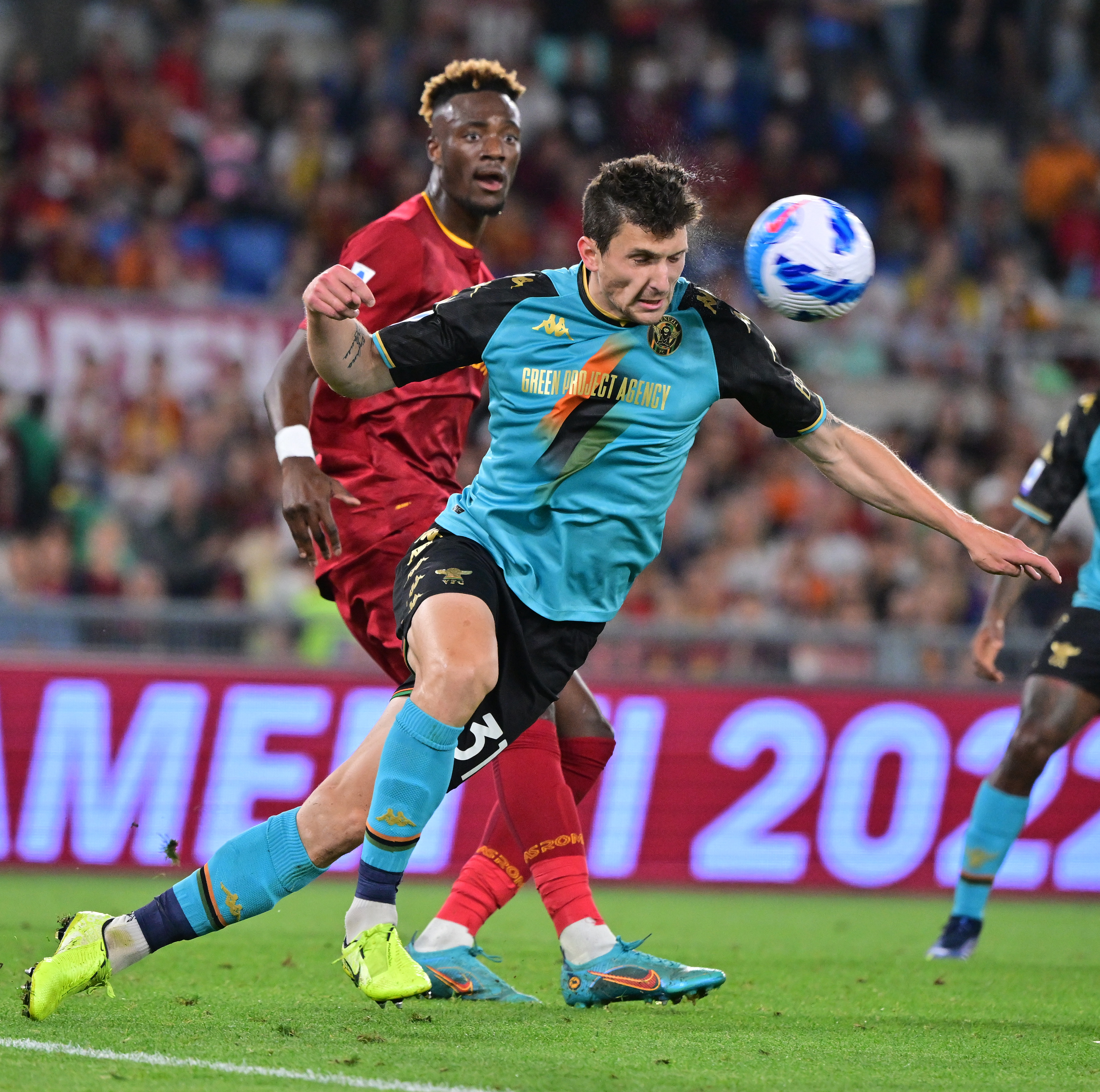 体育足球意甲亚特兰大胜佛罗伦萨,体育足球英超