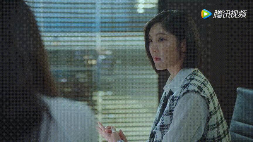 晓法追剧丨2.8万元买个假包,要求十倍赔偿合理吗?