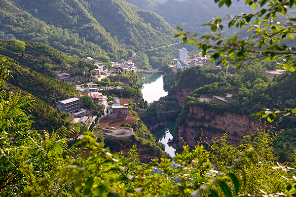 远山如黛近水含烟下一句,远山如黛近水含烟文案