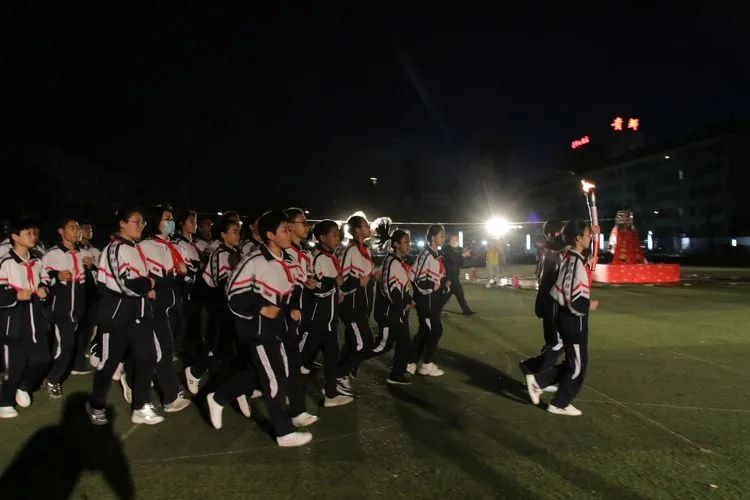 五秩芳华守初心自强不息铸辉煌｜德州五中举办2022年庆“六一”篝火晚会暨50周年校庆文艺演出