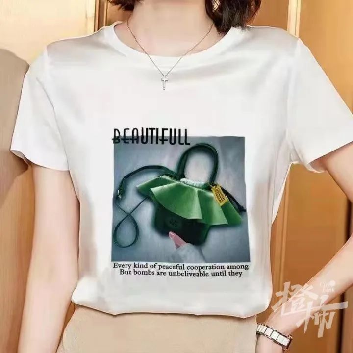 原价300的t恤40元,原价300多的耳环