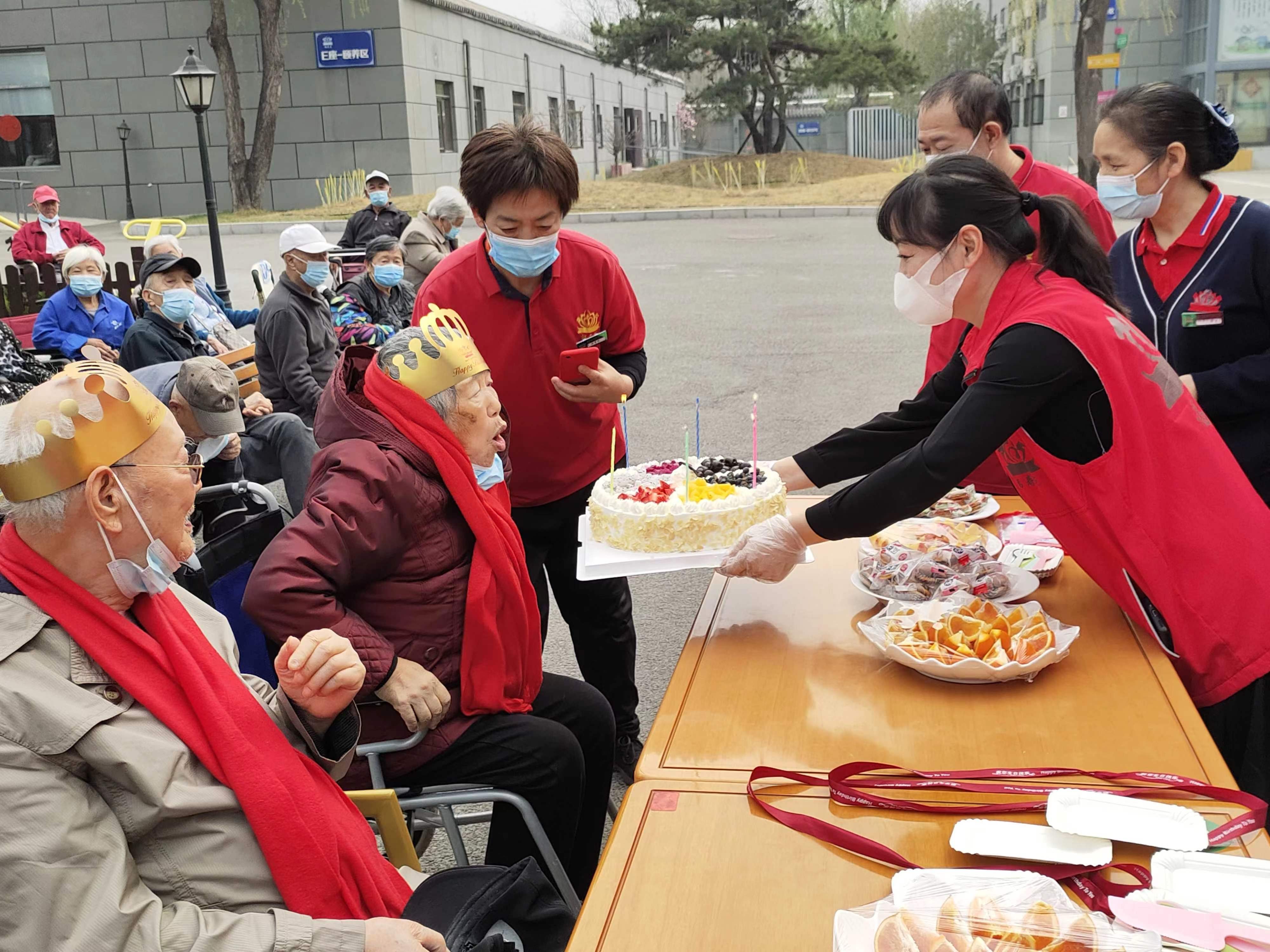 北京疫情下，90多位老人的“安全岛”