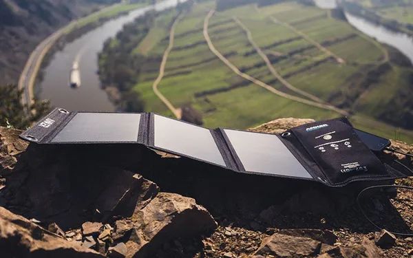 露营热带火户外电源生意，华为小米公牛都来了