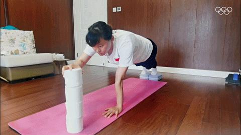 追光|国际奥林匹克日：看完奥运冠军的运动挑战，就已经出汗了