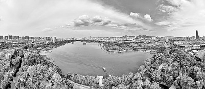 为人民架起友谊的桥梁,为人民群众架起连心桥