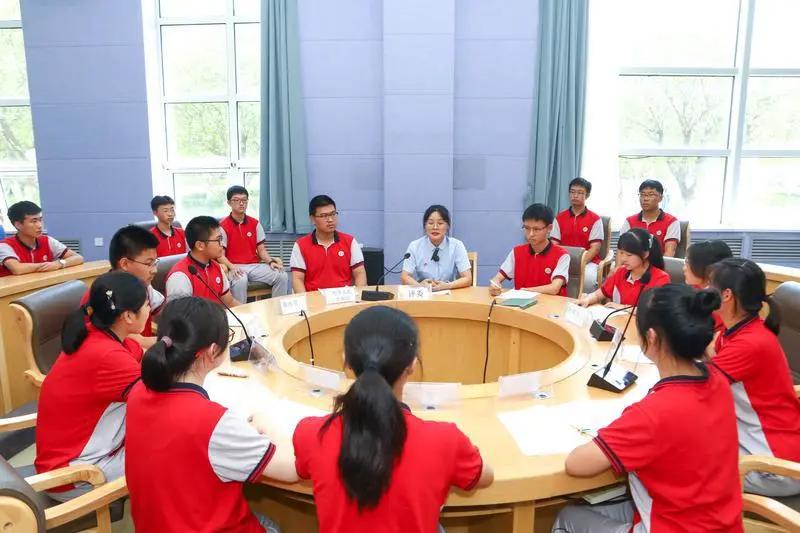 鐑熷彴浜屼腑瀛︿範椋庢皵,鑱氱劍鐑熷彴浜屼腑