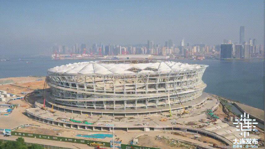 大连梭鱼湾足球场屋顶,大连梭鱼湾足球场炫酷灯光