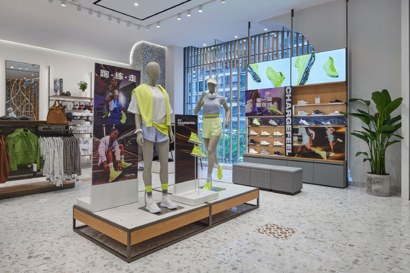 今日消费资讯：野兽派发布中秋限定系列“桂花乌龙”、lululemon厦门万象城店完成迁址升级