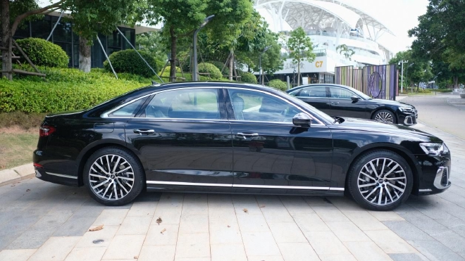 沉浸式体验奥迪a8l夜间试驾,奥迪a8l试驾弹射起步