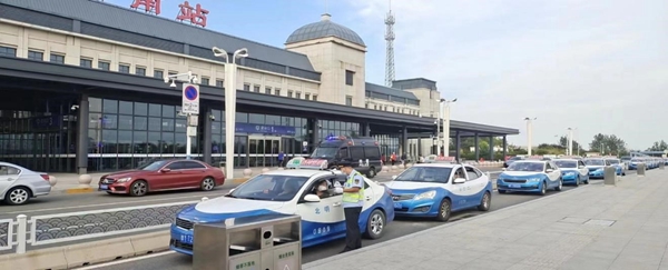 保障中秋节运输安全,中秋交警在岗保平安