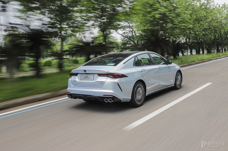 15W买混动，是自主香还是合资强？影豹混动和雷凌双擎打起来了...