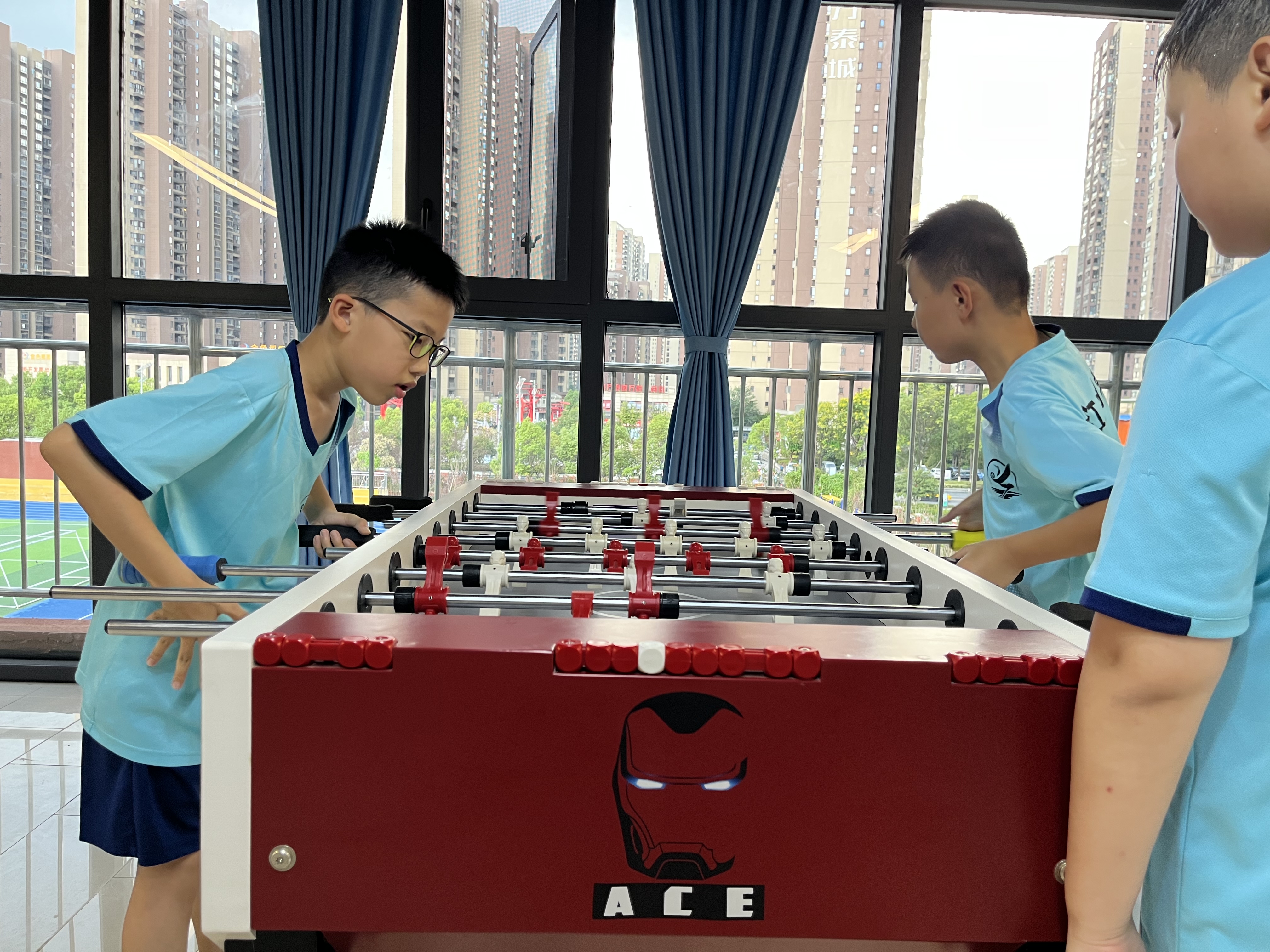 向未来眺望远方,向未来看这里简谱