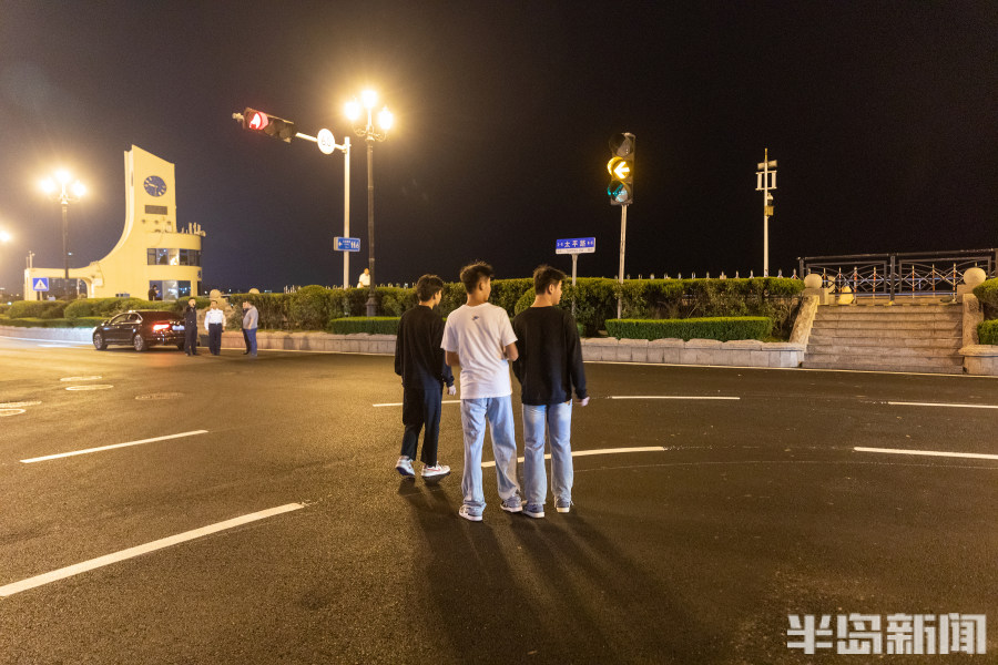 半岛聚焦｜漫步太平路，景色敞亮了！太平路步行街今日开通，老城复兴再进一步