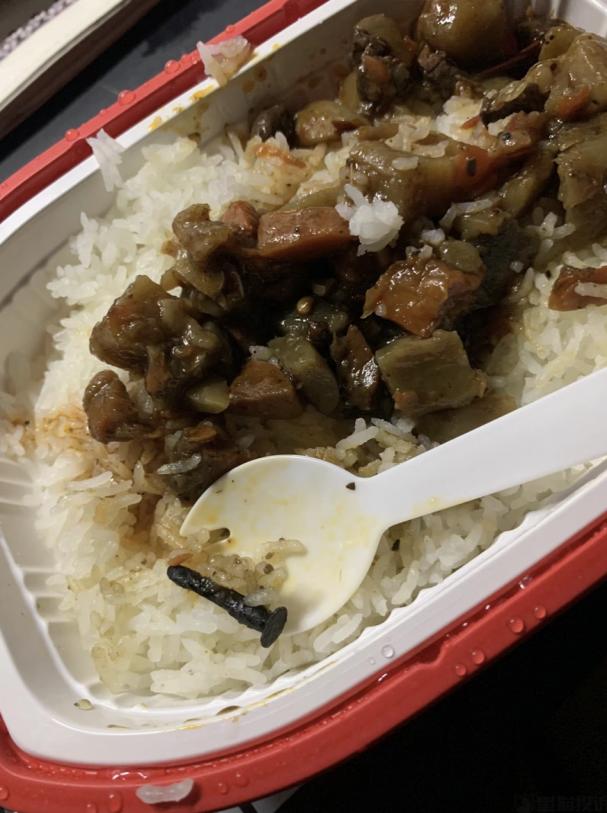自热米饭劣质的米,假自热米饭