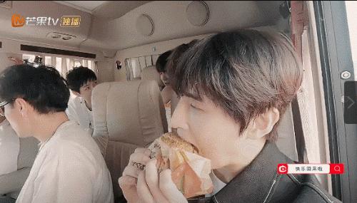 人是越来越红了，精神越来越不“正常”？