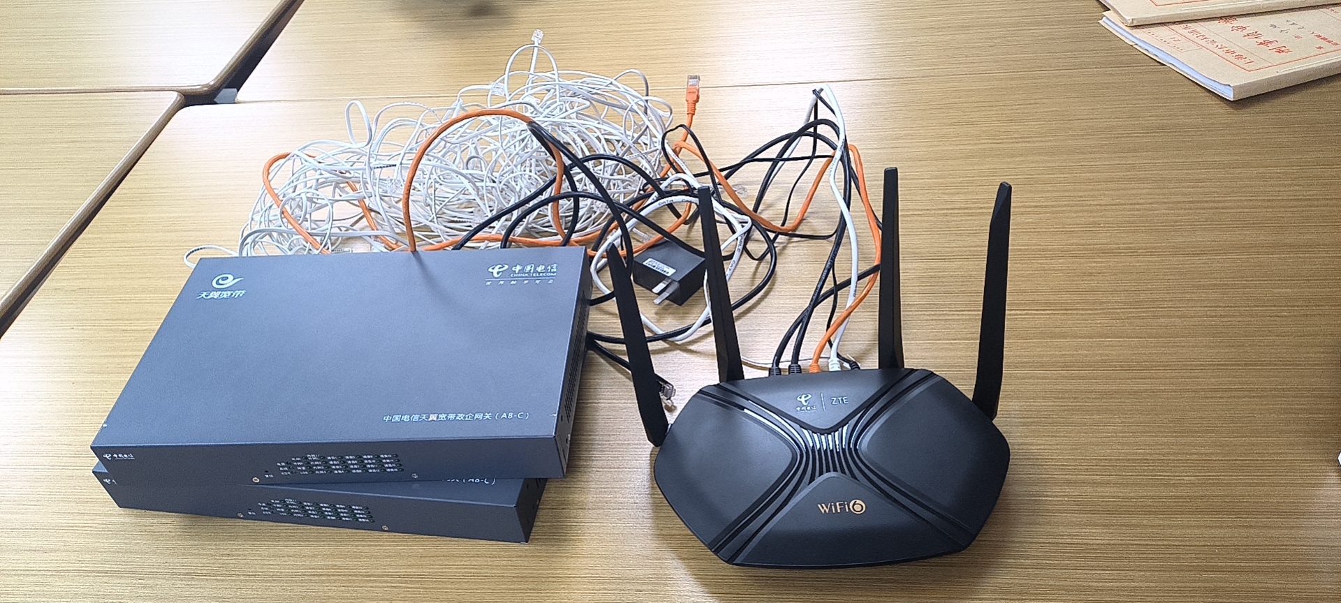 为境外诈骗安装通讯设备日赚两千，黑灰产团伙被上海警方扫除