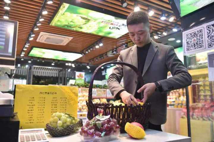 “不能让它开不下去！”杭州一小区的业主们为啥力挺门口这家小店？