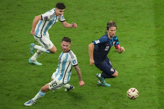 足球世界杯记者说｜潘昱龙：可靠的设备让摄影师事半功倍