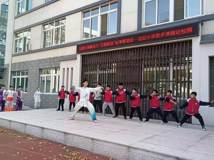 奋楫扬帆新征程勇毅笃行写华章,奋楫新征程