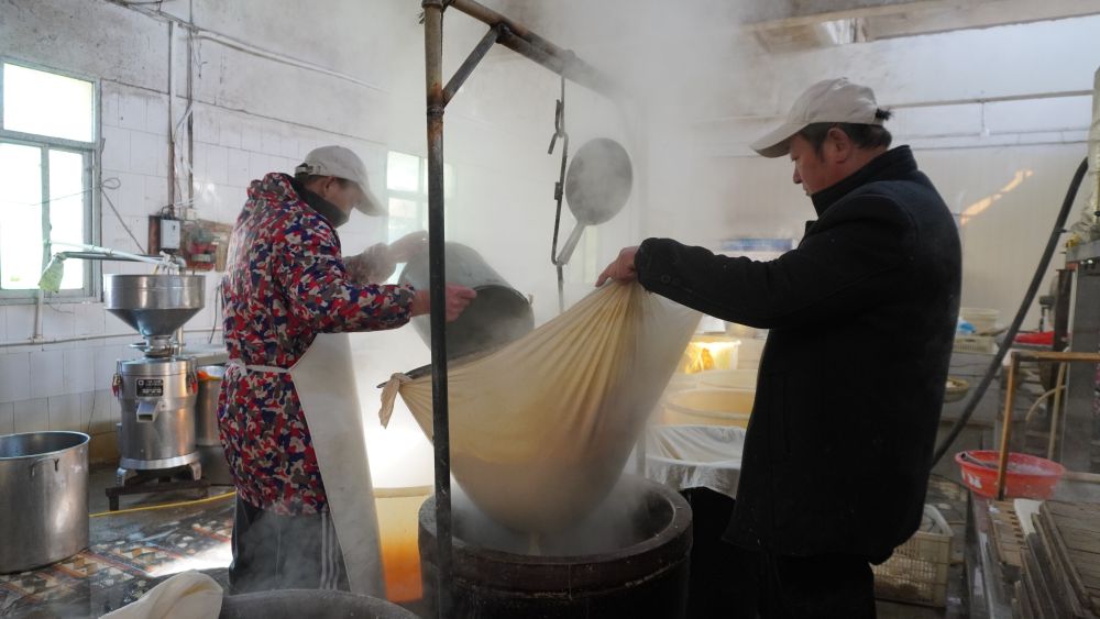 新春走基层|湖北石牌镇:“豆腐郎”磨出新的“豆腐经”