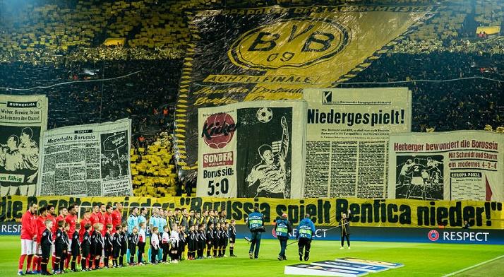 多特蒙德南看台tifo,多特南看台再现巨型tifo