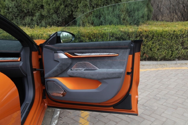 兼顾豪华与操控试驾2023款极氪001YOU版