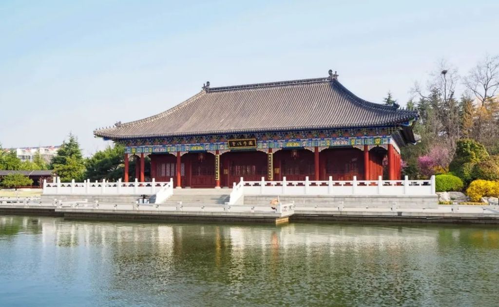 半岛叨叨丨放假7天！青岛这所高校冲上热搜，网友：又是别人家的学校