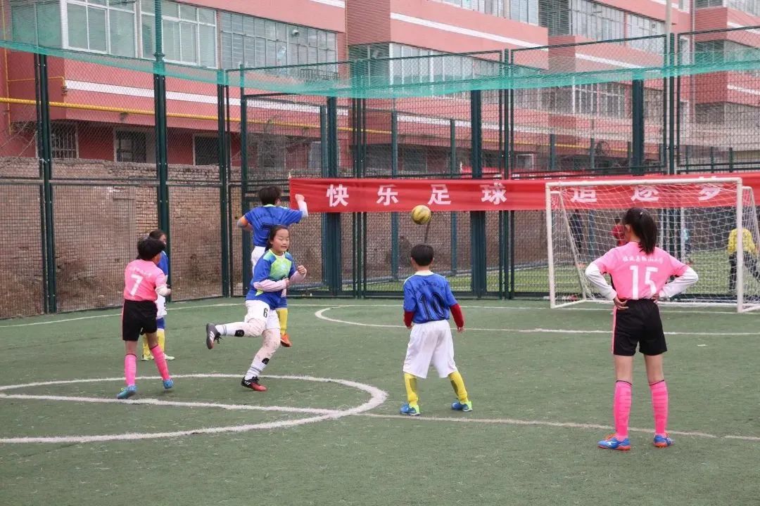 临洮县体育场小学篮球比赛,兰州临洮街小学生足球比赛