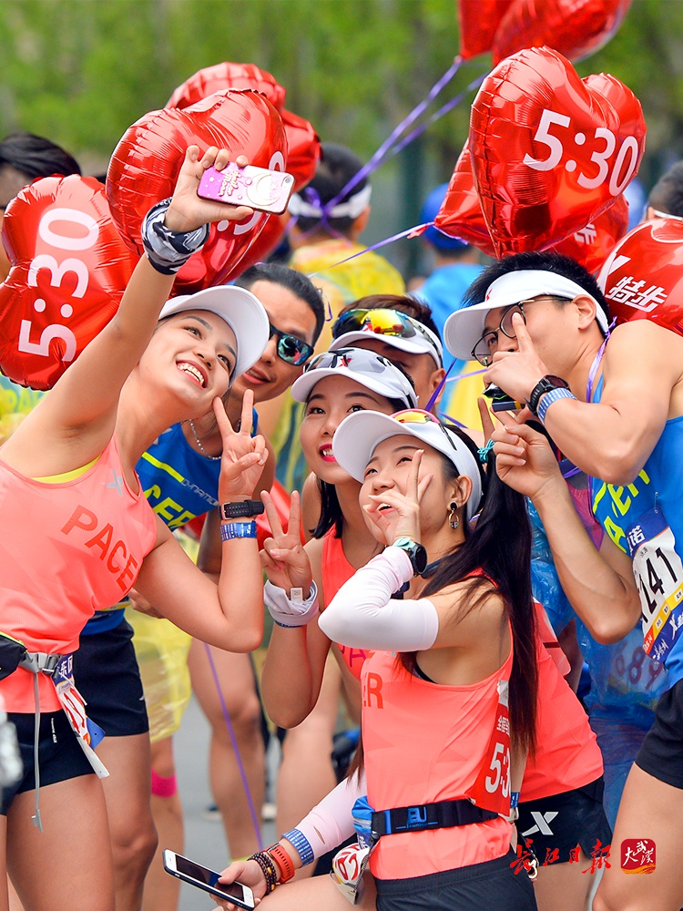 今日汉马现场直播,“汉马”周日鸣枪开赛