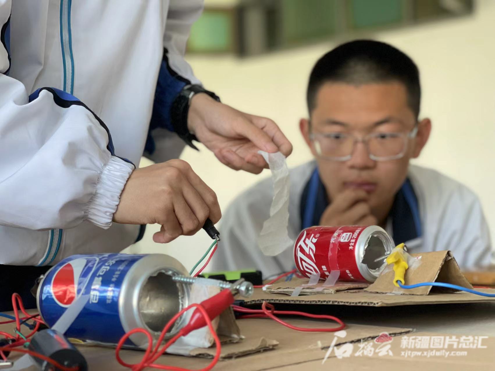 火星采矿是种什么体验？看*疆新**这所学校航天班学生的神操作